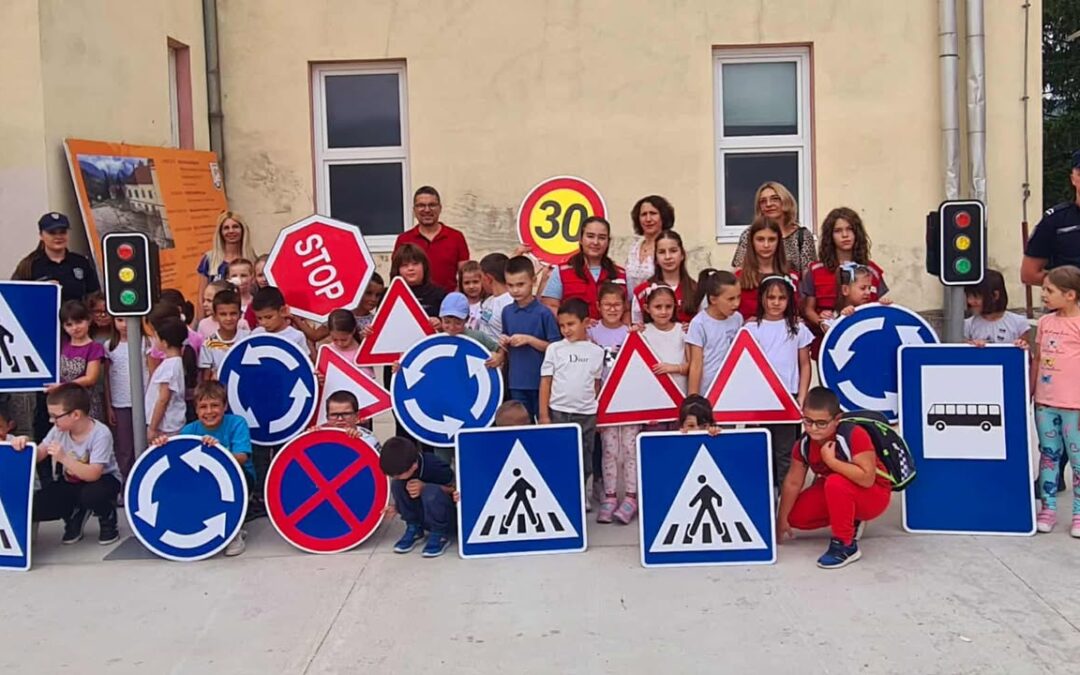 ЦРВЕНИ КРСТ БАБУШНИЦА СПРОВЕО ТРАДИЦИОНАЛНУ АКЦИЈУ „БЕЗБЕДНОСТ ДЕЦЕ У САОБРАЋАЈУ“